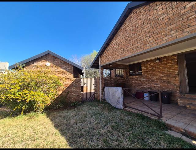 2 BEDROOM HOUSE FOR SALE IN VANDERBIJLPARK SE 4